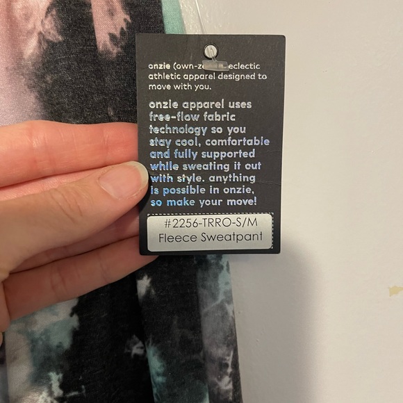 Onzie Tie Dye Joggers - Picture 4 of 8